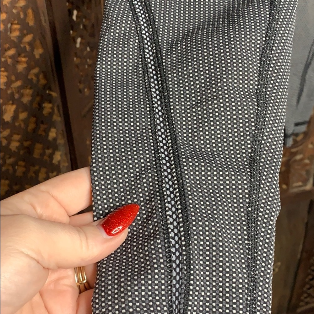 Lululemon Invigorate Tight *Shine Bright - Picture 7 of 14